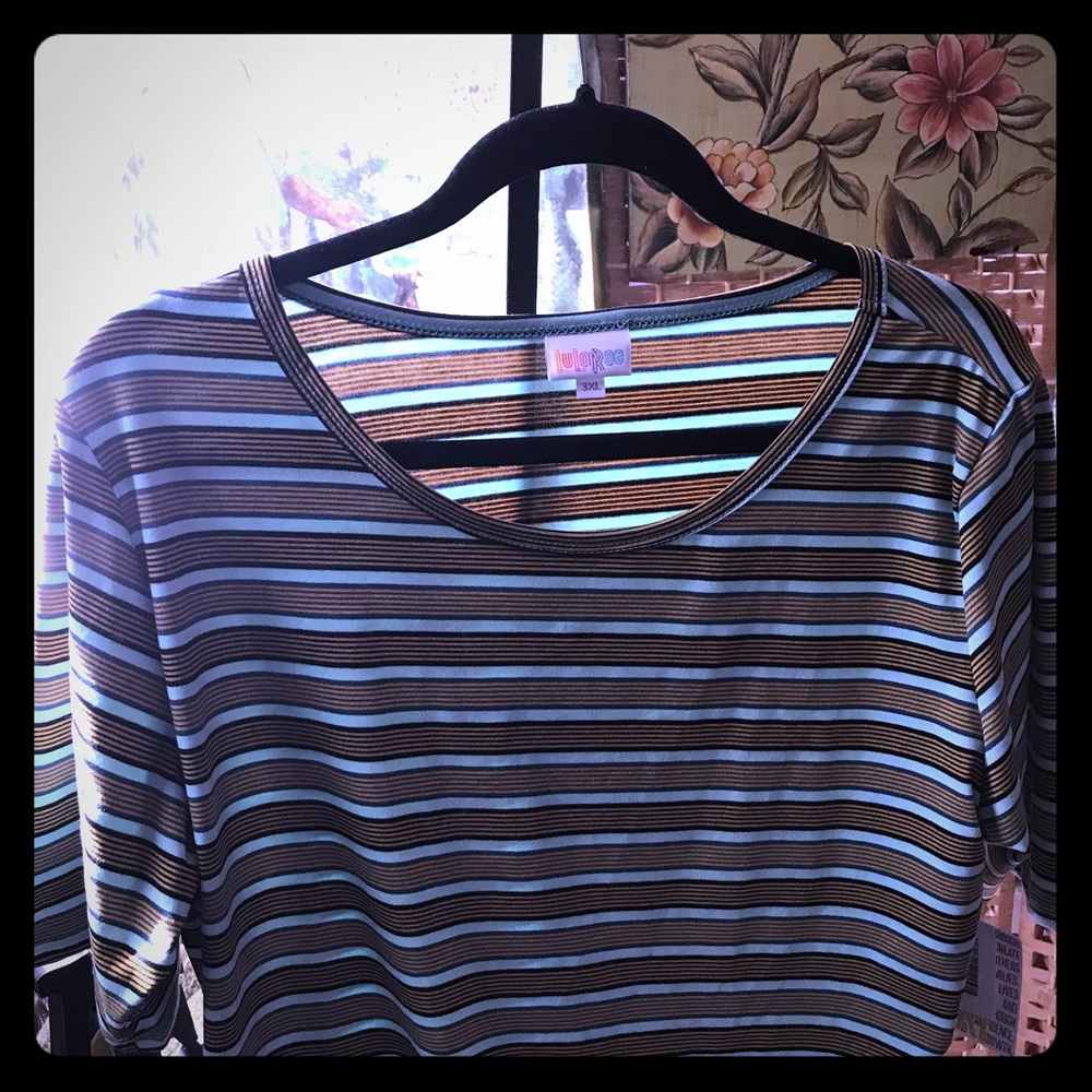 La Rue plus size GiGi short sleeve top